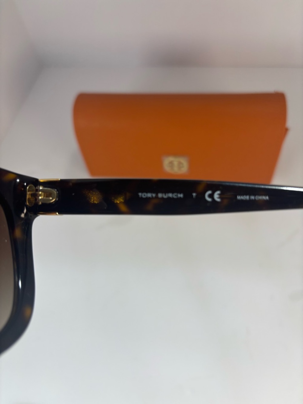 Tory Burch Orange Saffiano Sunglasses Case with Black Sunglasses - Picture 4 of 4